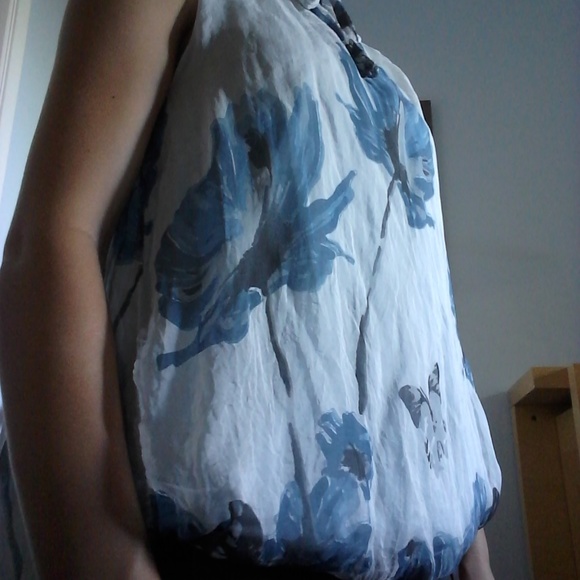 Blue Silk Keyhole top - Picture 3 of 7